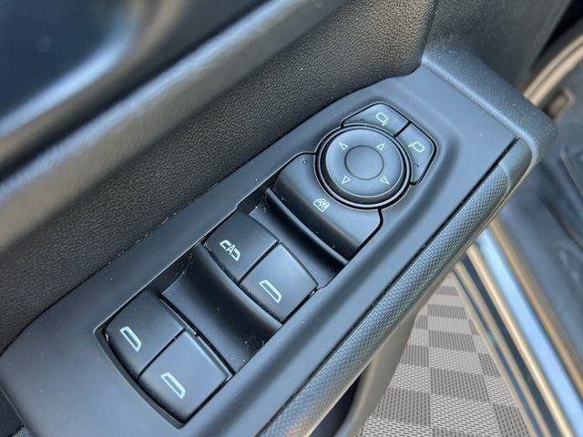 Used 2020 Chevrolet Silverado 1500 Custom w/ Custom Value Package image 11