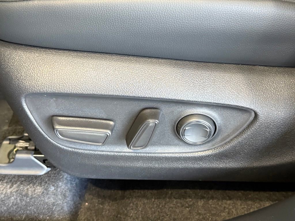 New 2026 Toyota Highlander XLE image 17