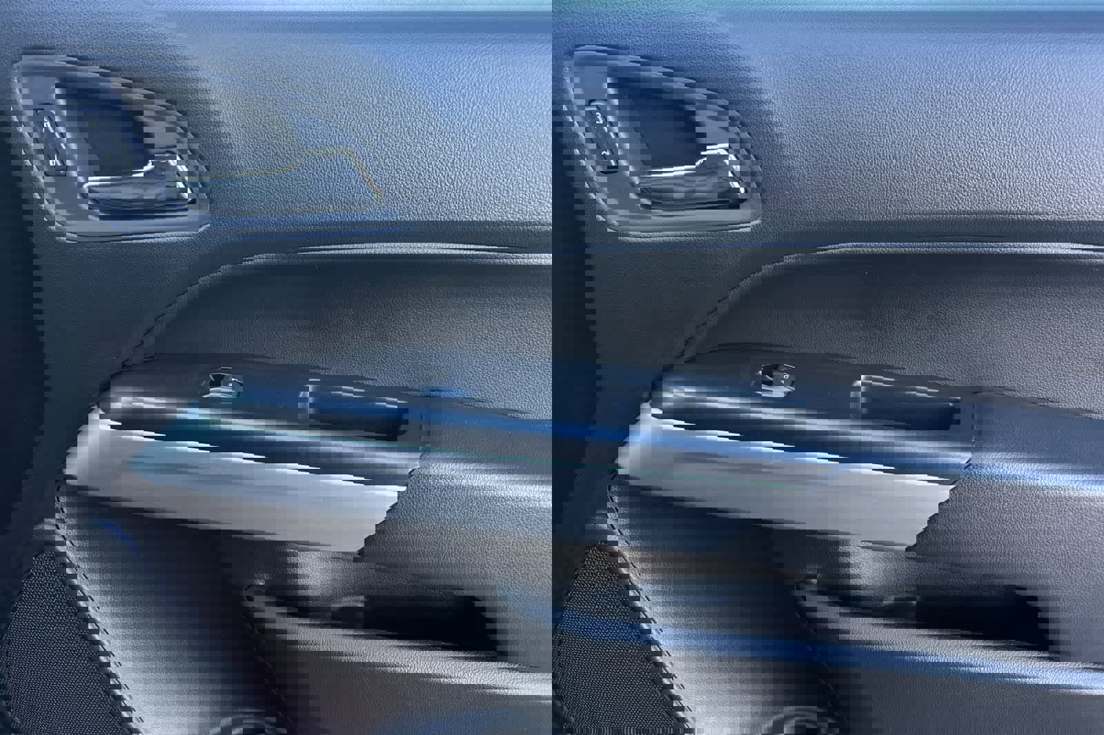 Used 2022 Chevrolet Colorado LT w/ Luxury Package image 18