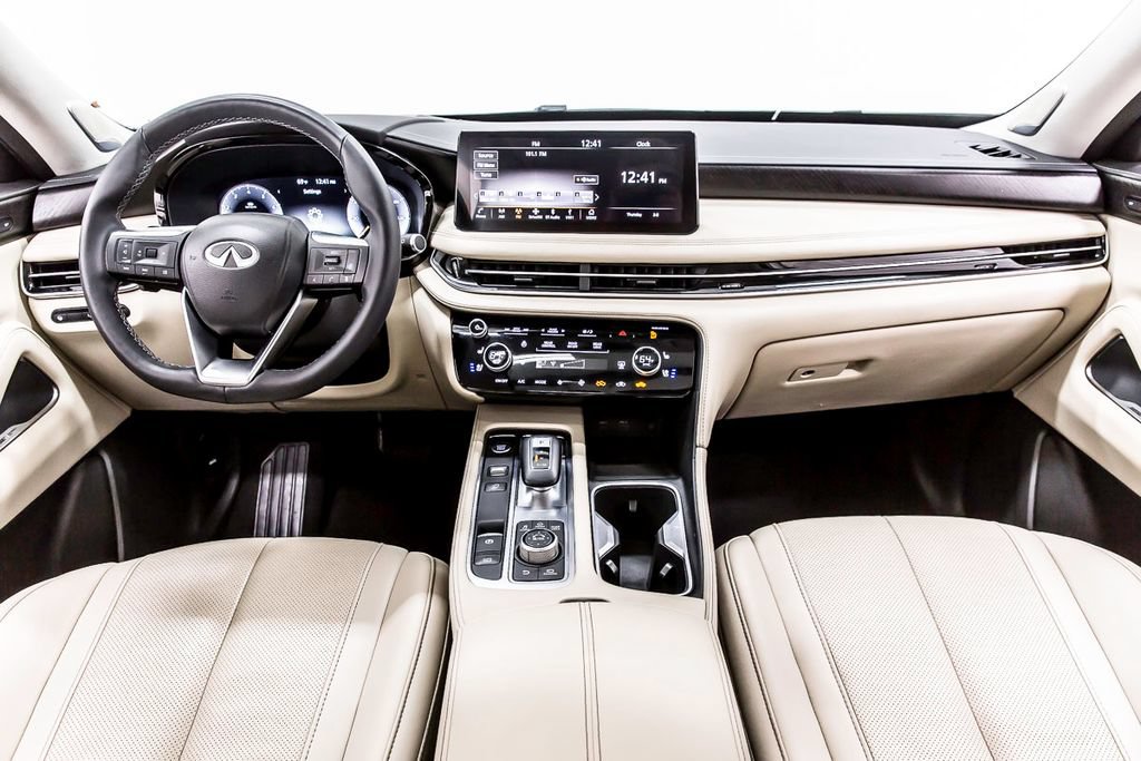 Used 2023 INFINITI QX60 Sensory w/ Vision Package AWD/4WD image 18