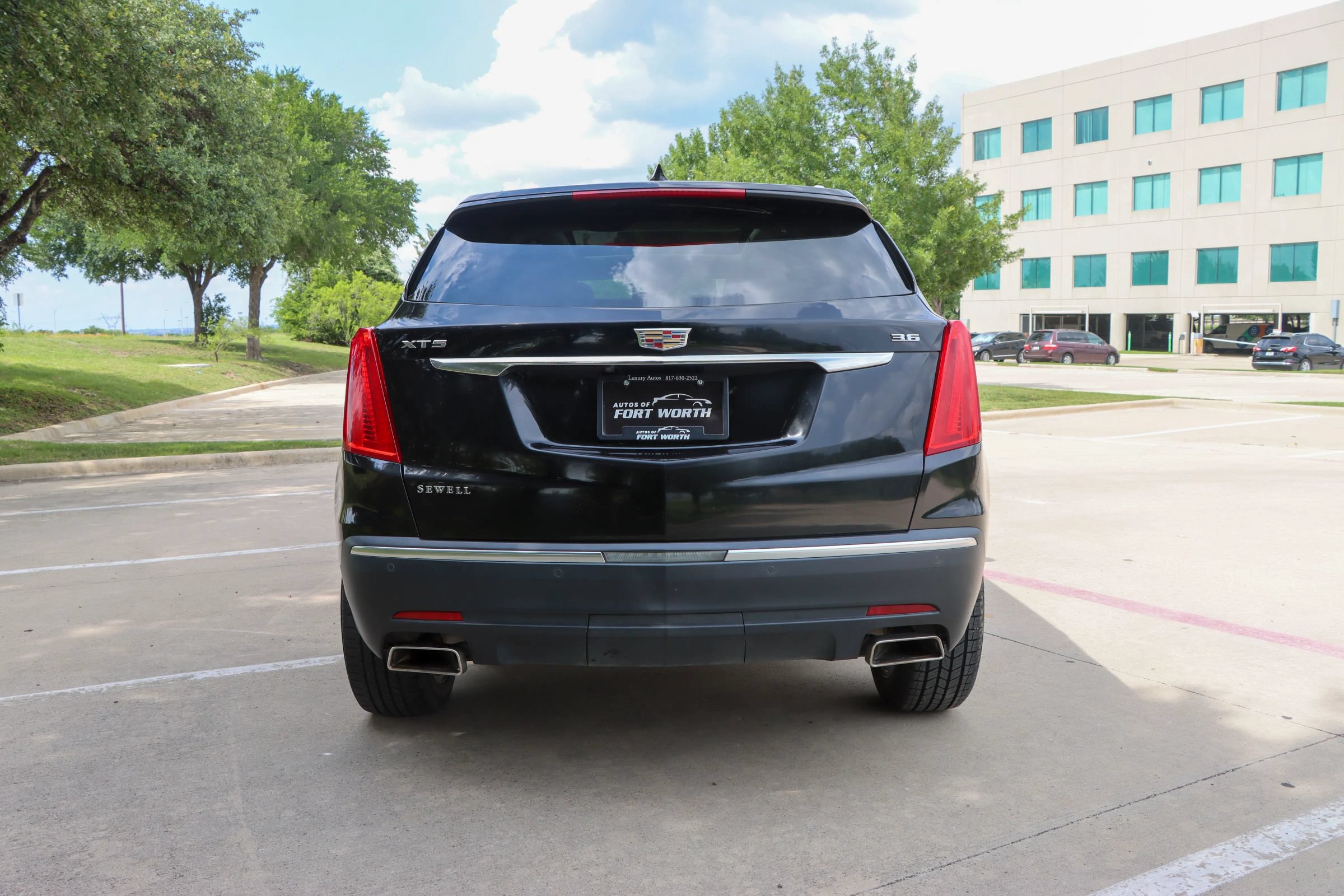 Used 2018 Cadillac XT5 Premium Luxury FWD image 6