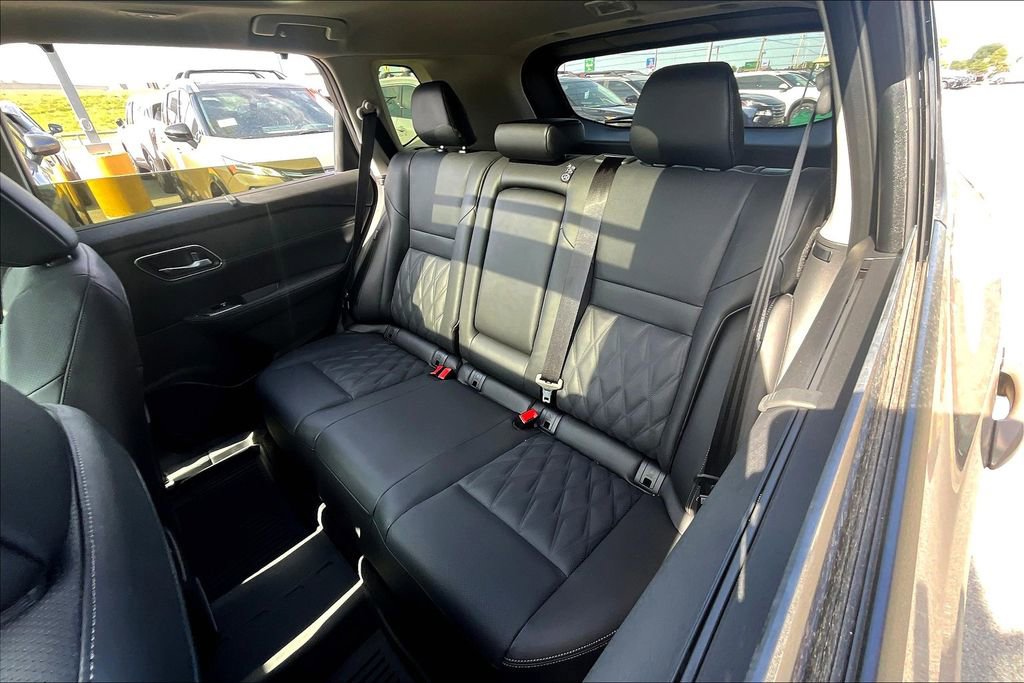 New 2025 Nissan Rogue Platinum w/ Platinum Premium Package image 15