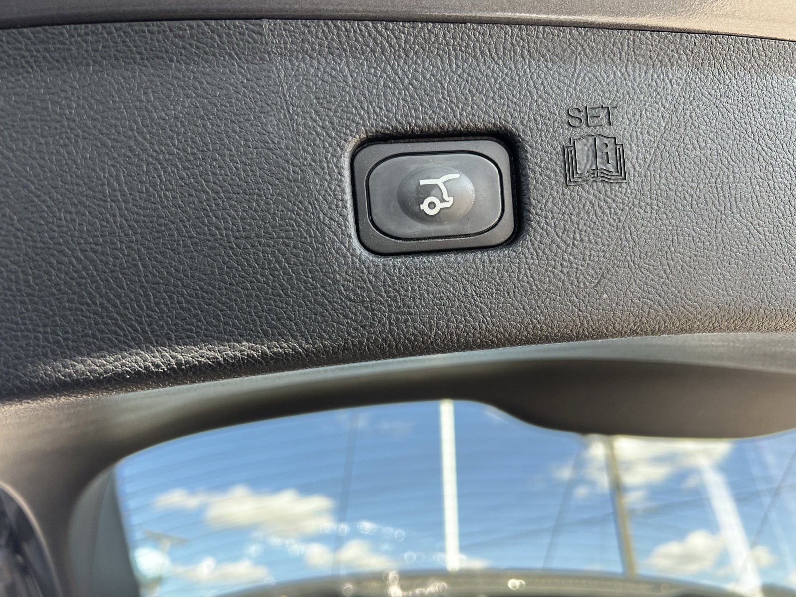 Used 2023 Ford Edge SEL w/ Convenience Package image 11