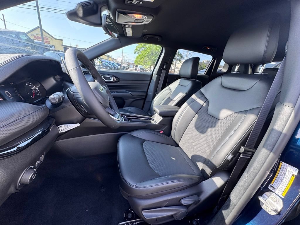 New 2026 Jeep Compass Latitude AWD/4WD image 13