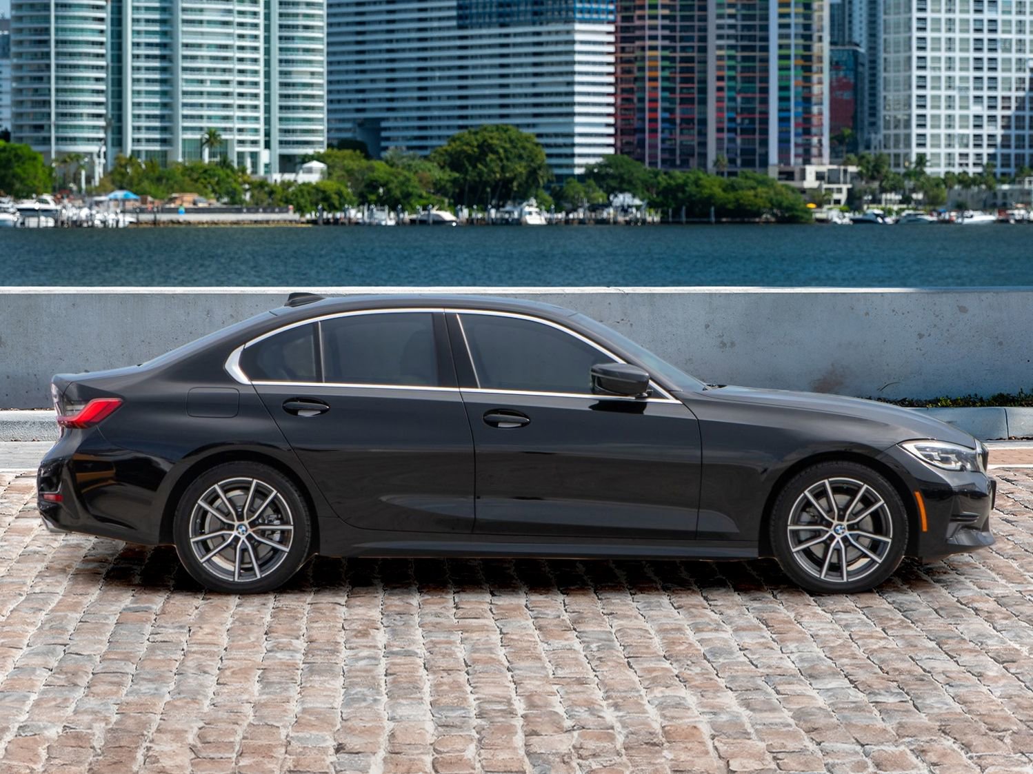 Used 2020 BMW 330i Sedan w/ Convenience Package image 4