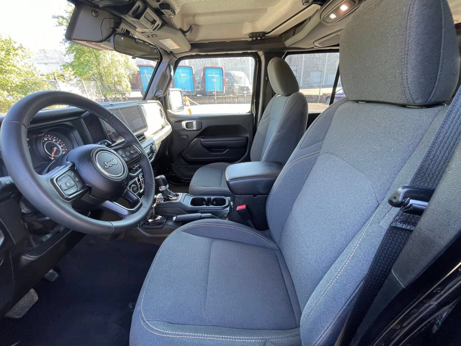 Used 2025 Jeep Wrangler Unlimited Sport AWD/4WD image 21