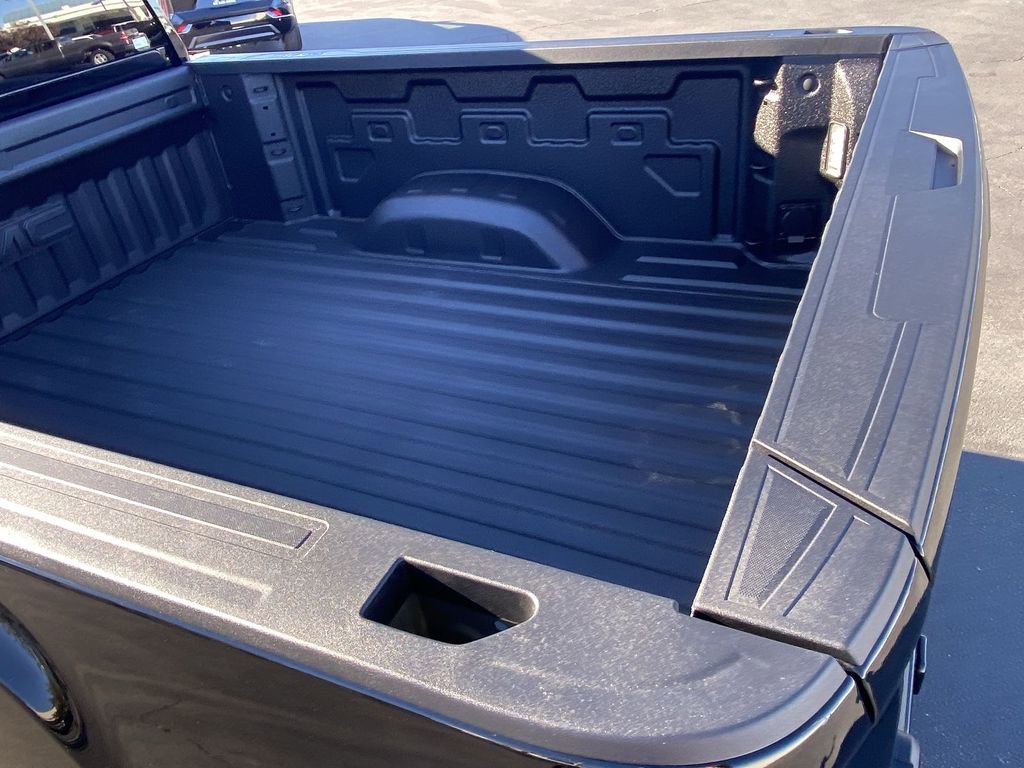 New 2026 GMC Sierra 2500 Denali Ultimate w/ LPO, Black Badging Package image 38