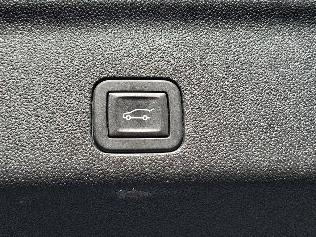 Used 2025 Chevrolet Tahoe LT AWD/4WD image 25