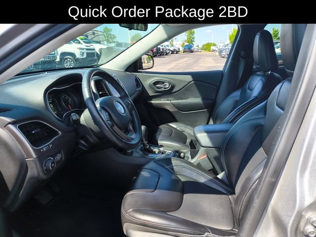 Used 2019 Jeep Cherokee Latitude Plus w/ Cold Weather Group AWD/4WD image 10
