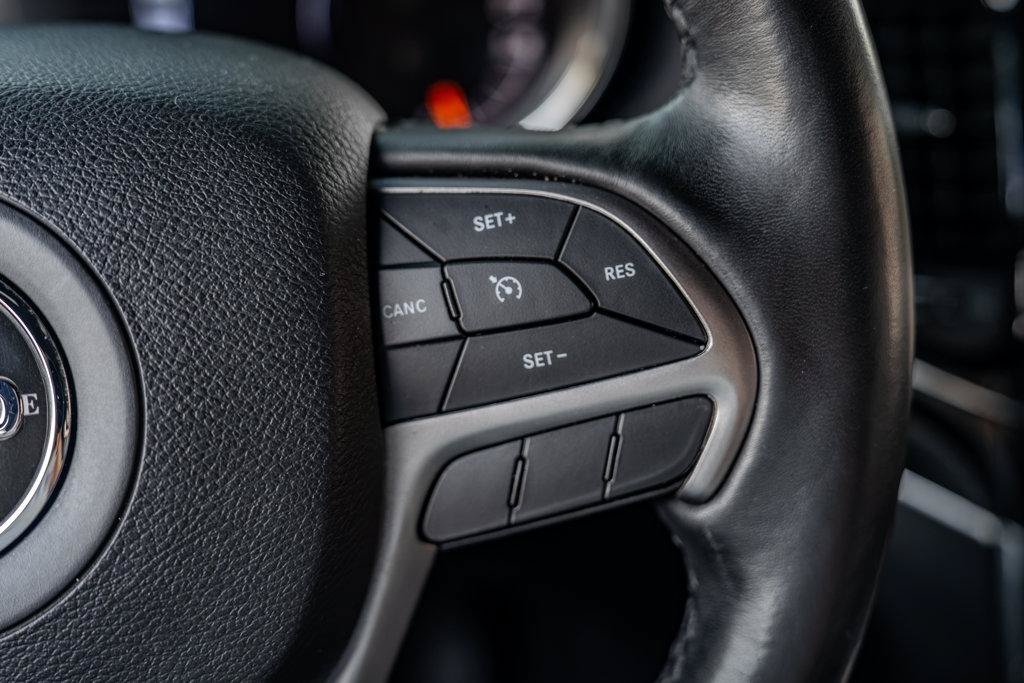 Used 2019 Jeep Grand Cherokee Limited AWD/4WD image 32