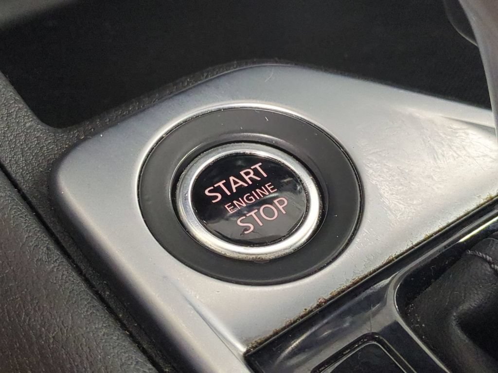 Used 2025 Nissan Sentra SV FWD image 33