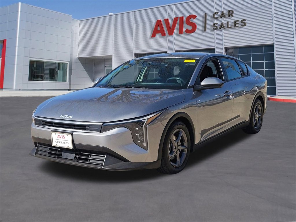 Used 2025 Kia K4 LXS image 1