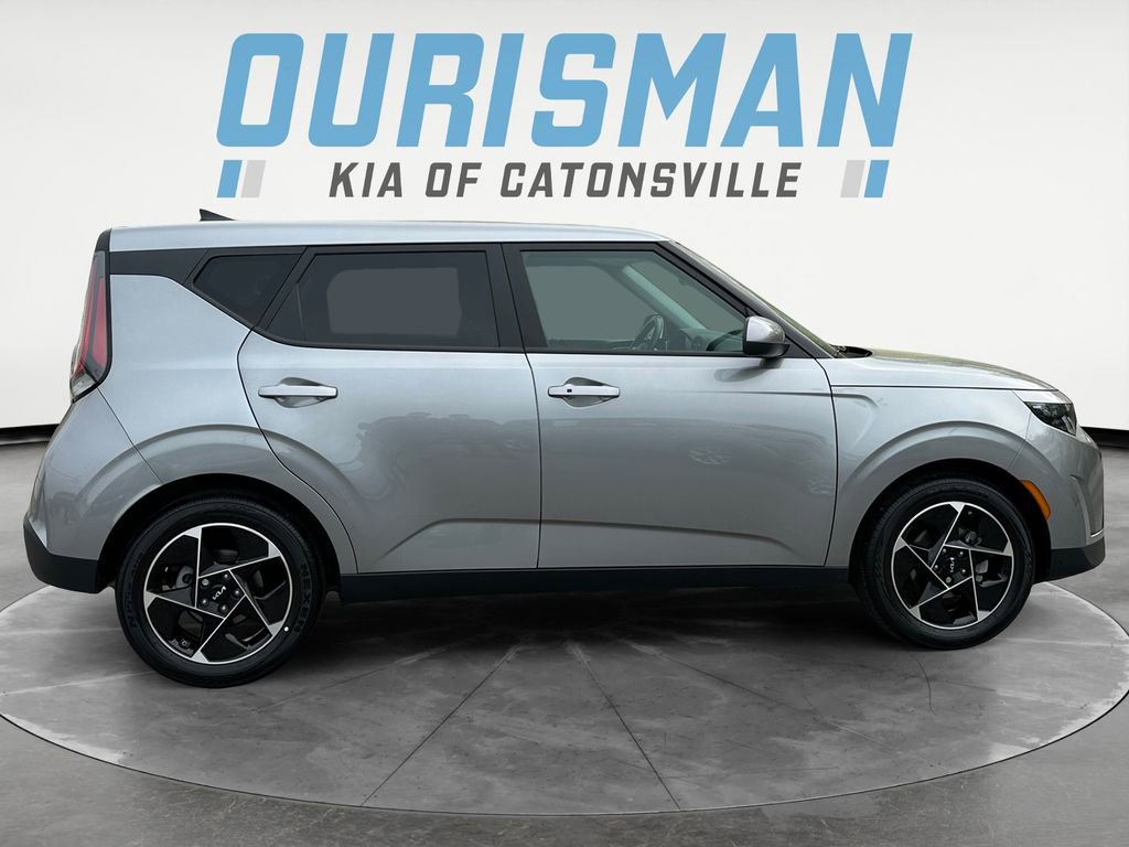 Used 2025 Kia Soul LX w/ LX Technology Package image 7