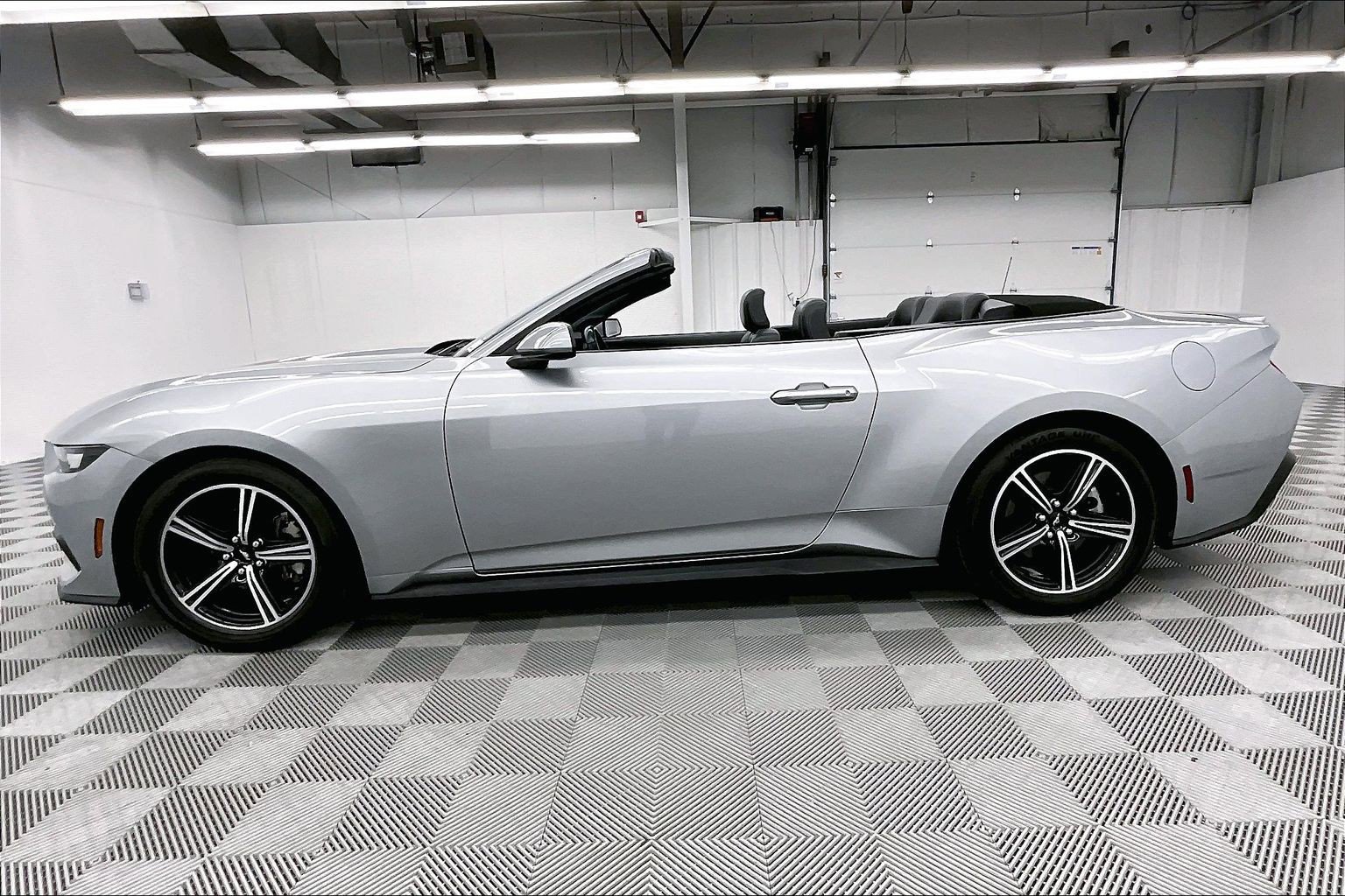 Used 2024 Ford Mustang Premium RWD image 14