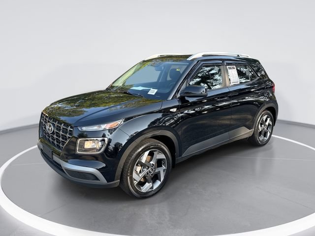 Used 2023 Hyundai Venue SEL FWD image 1