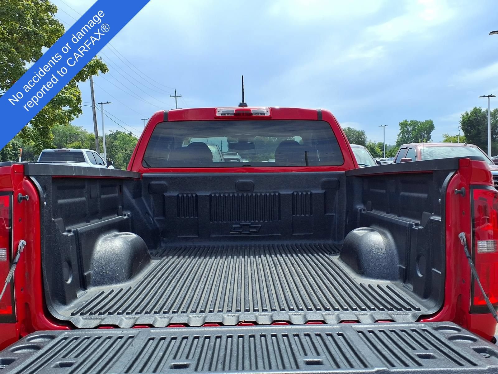 Used 2017 Chevrolet Colorado W/T w/ Custom Special Edition AWD/4WD image 11