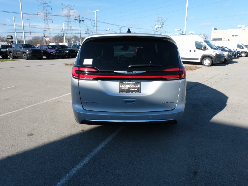 New 2026 Chrysler Pacifica Limited w/ Uconnect Theater Family Group FWD image 9