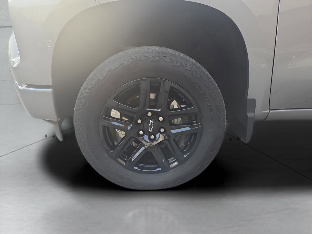Used 2023 Chevrolet Silverado 1500 Custom image 13