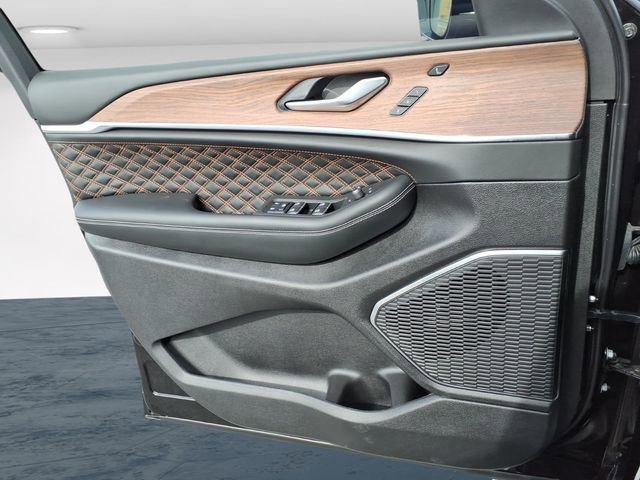 Used 2025 Jeep Grand Cherokee L Summit w/ Obsidian Package image 26