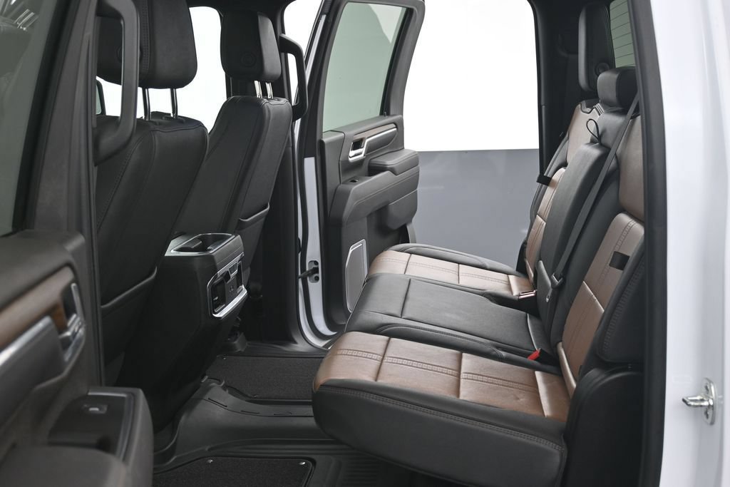 Certified 2025 Chevrolet Silverado 3500 High Country w/ High Country Premium Package AWD/4WD image 13