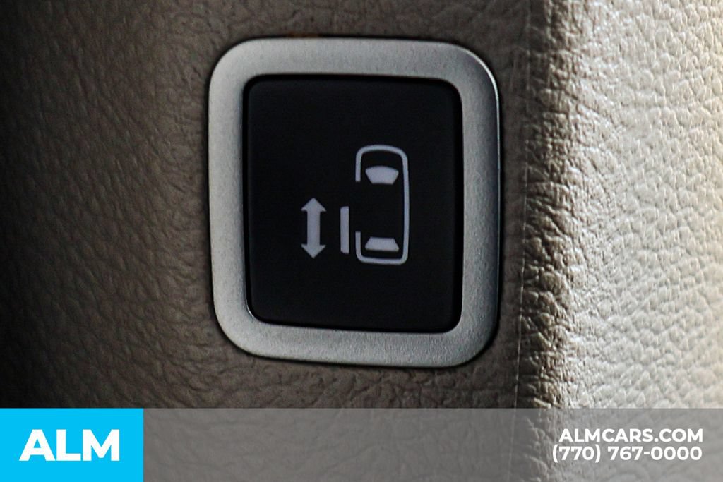 Used 2024 Chrysler Pacifica Touring-L FWD image 53