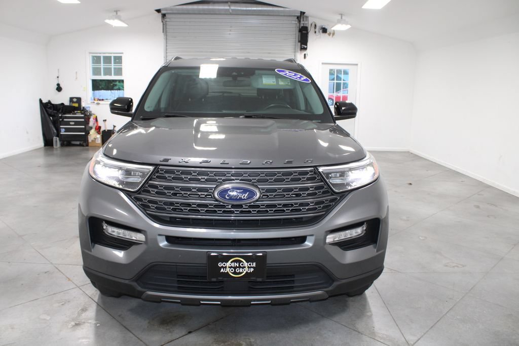 Used 2023 Ford Explorer XLT w/ Equipment Group 202A AWD/4WD image 3