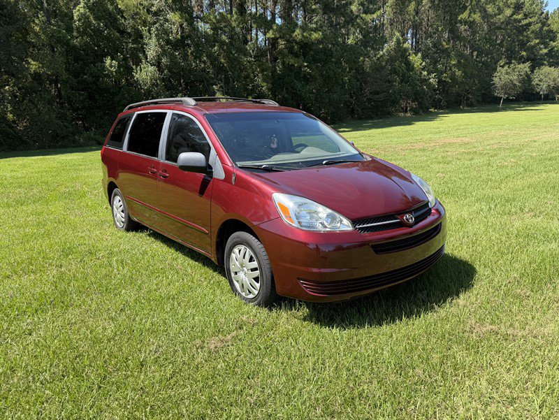 Used 2005 Toyota Sienna CE w/ CE Pkg 1 FWD image 1