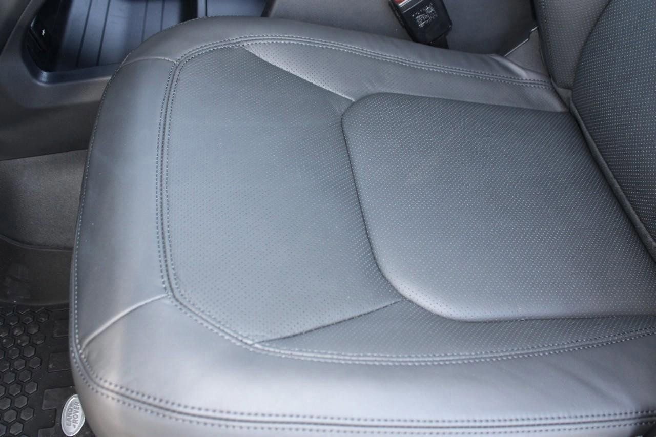 New 2025 Land Rover Defender 110 X-Dynamic SE image 33