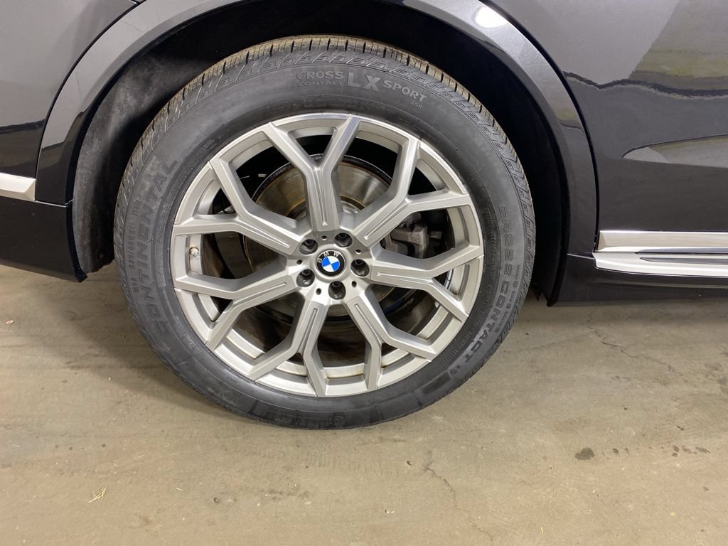 Used 2023 BMW X7 xDrive40i w/ Premium Package AWD/4WD image 33