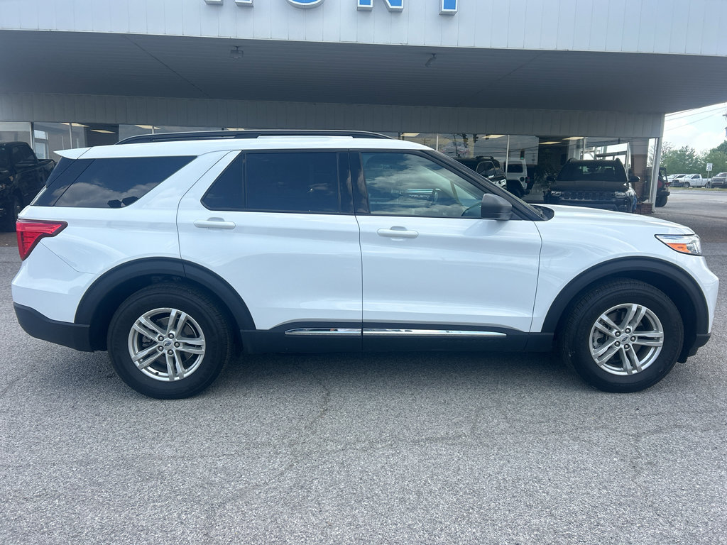 Used 2023 Ford Explorer XLT RWD image 4