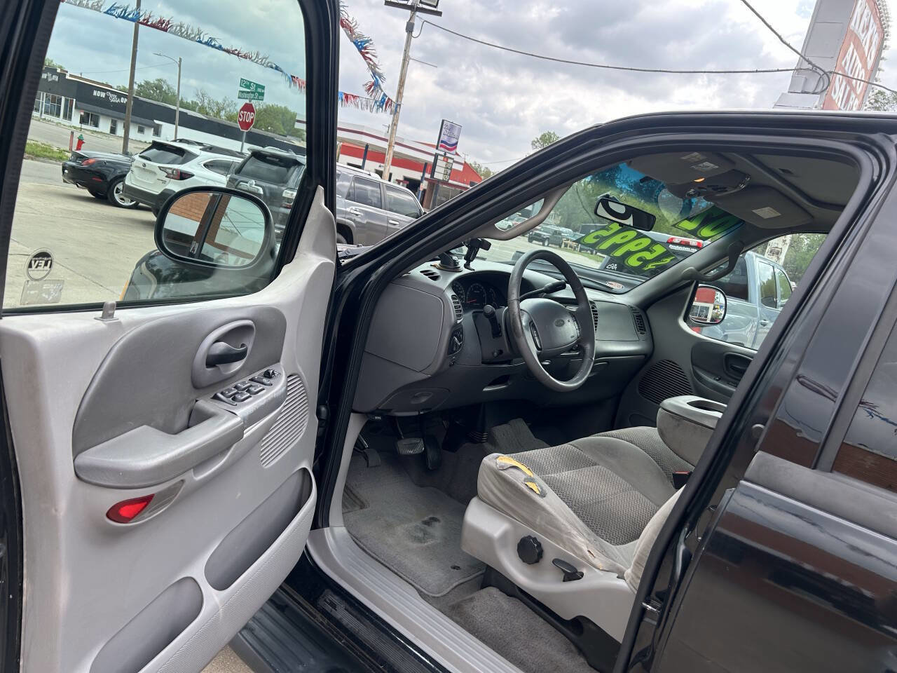 Used 2002 Ford F150 XLT AWD/4WD image 8