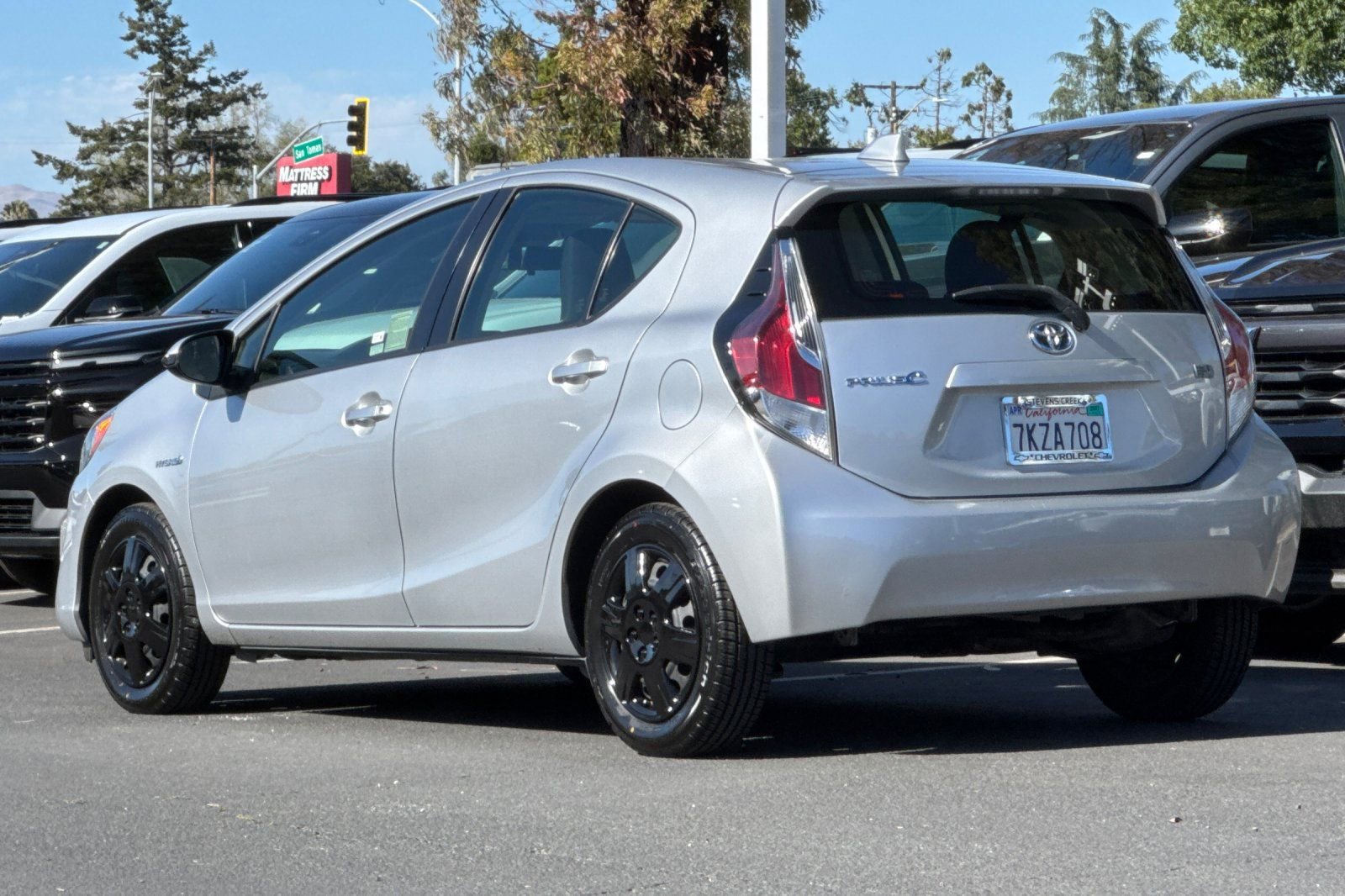 Used 2015 Toyota Prius C One FWD image 7