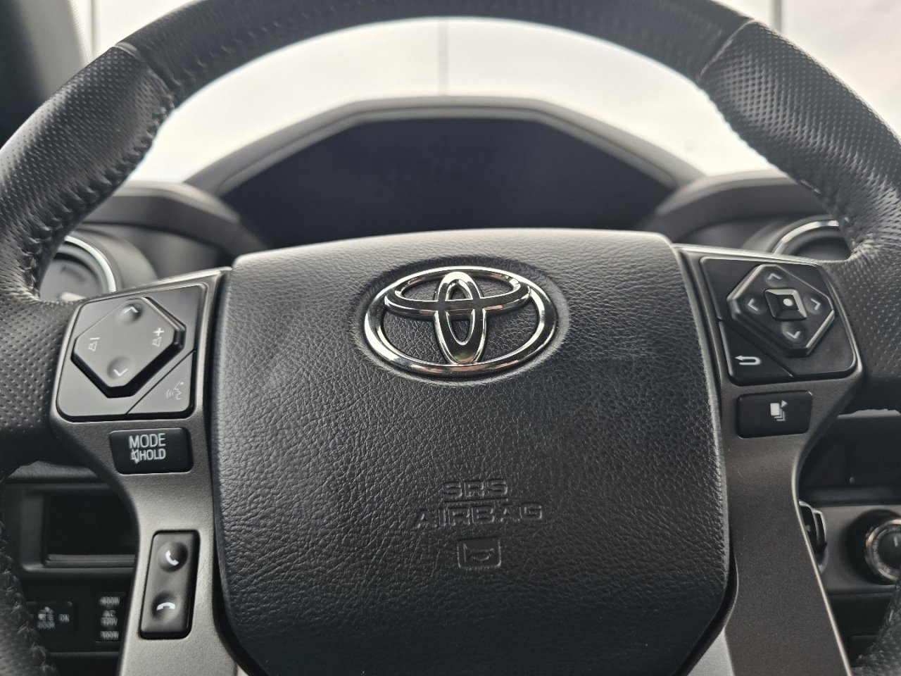 Certified 2017 Toyota Tacoma TRD Sport AWD/4WD image 26
