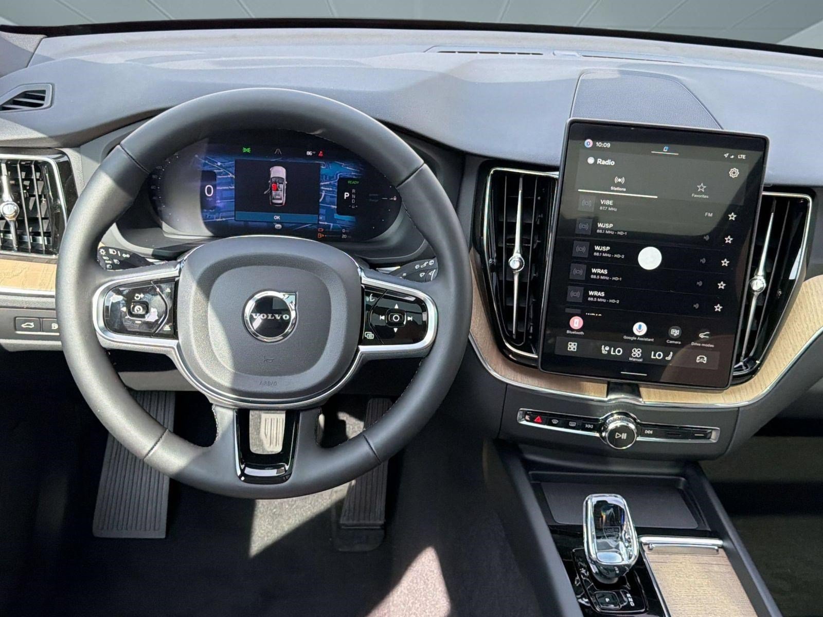 New 2026 Volvo XC60 T8 Core w/ Climate Package AWD/4WD image 29