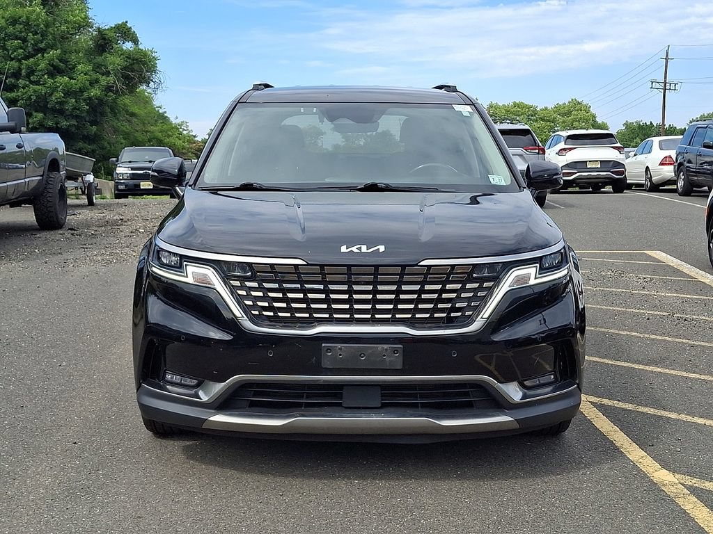 Certified 2023 Kia Carnival SX FWD image 2