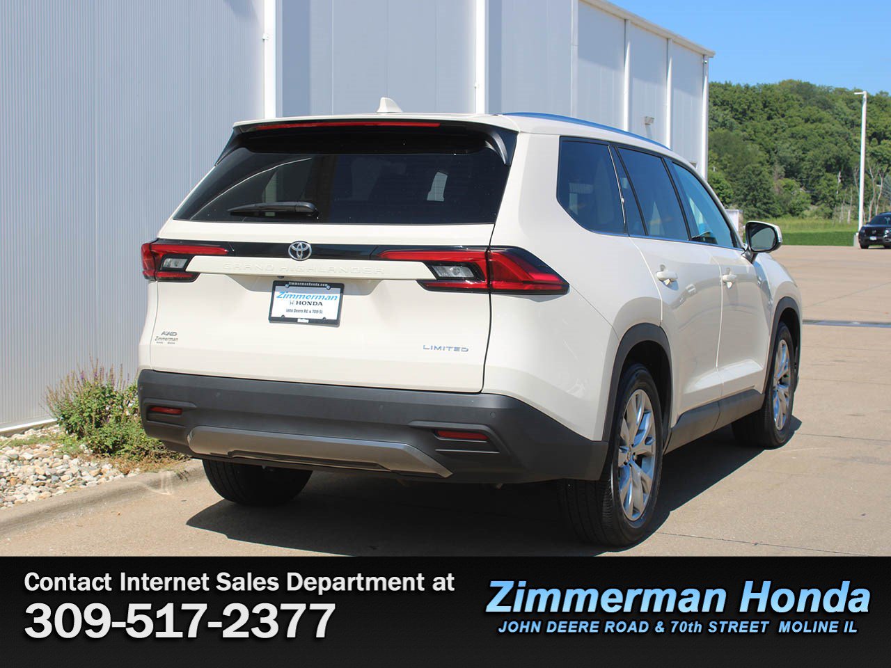 Used 2024 Toyota Grand Highlander AWD image 2