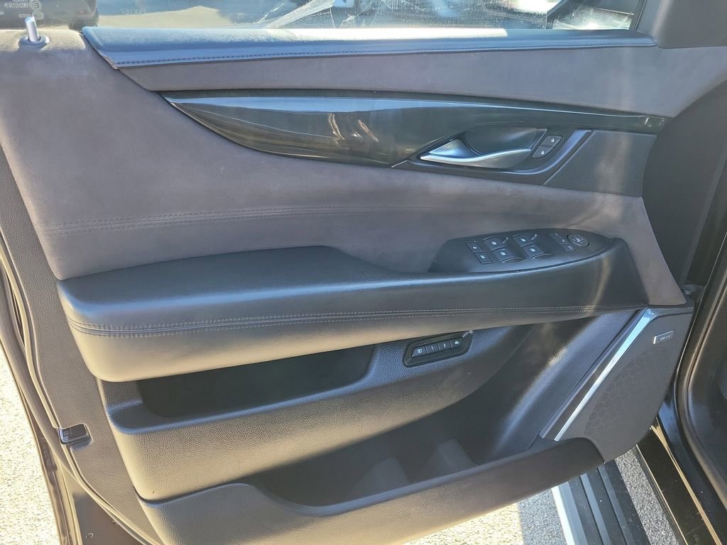 Used 2017 Cadillac Escalade ESV Platinum image 25