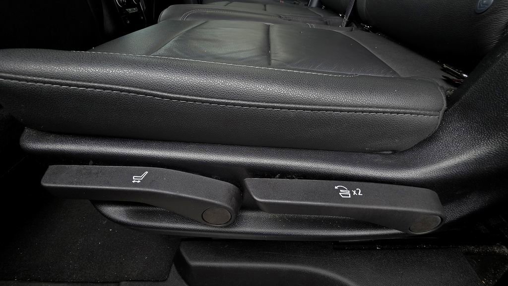 Used 2024 Chevrolet Tahoe LT AWD/4WD image 49