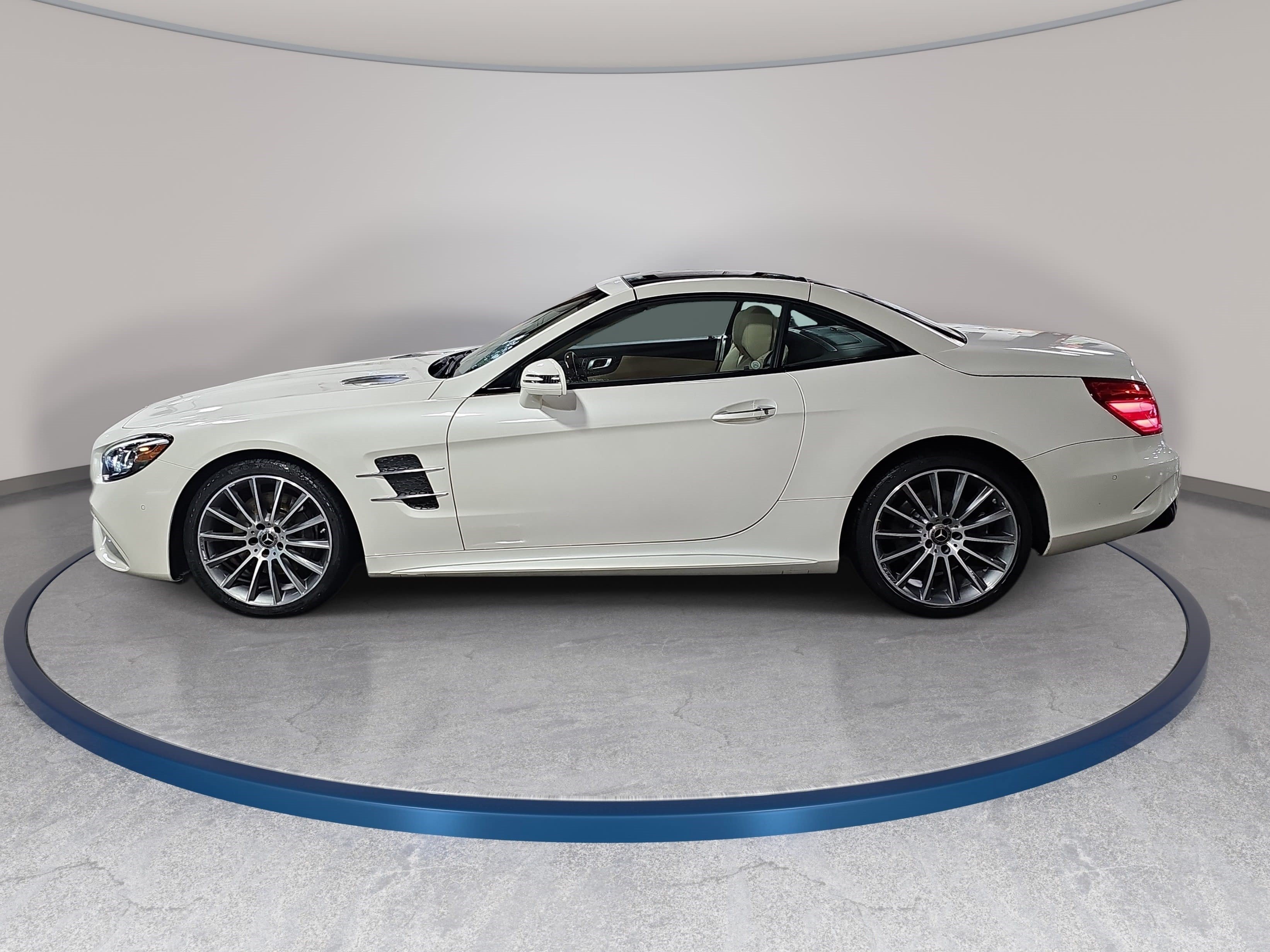 Used 2018 Mercedes-Benz SL 450 image 8