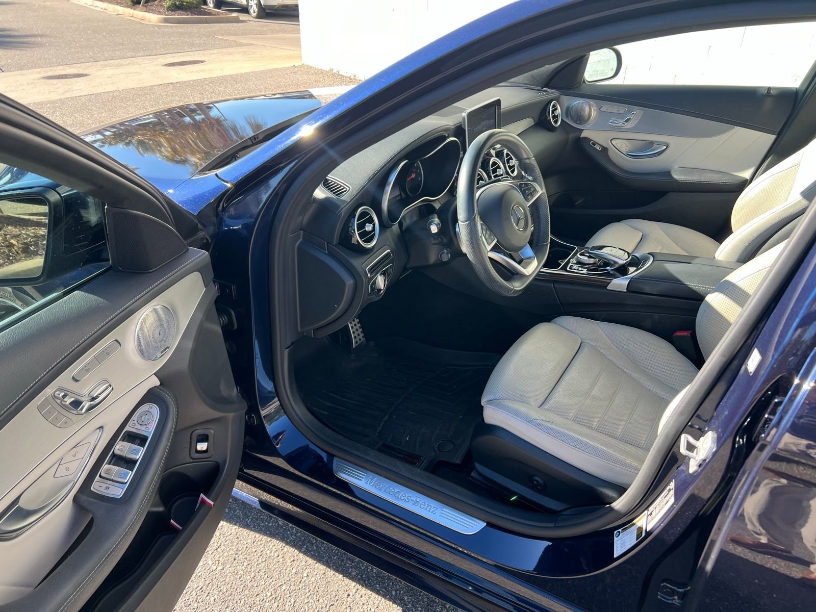 Used 2016 Mercedes-Benz C 300 4MATIC Sedan image 2