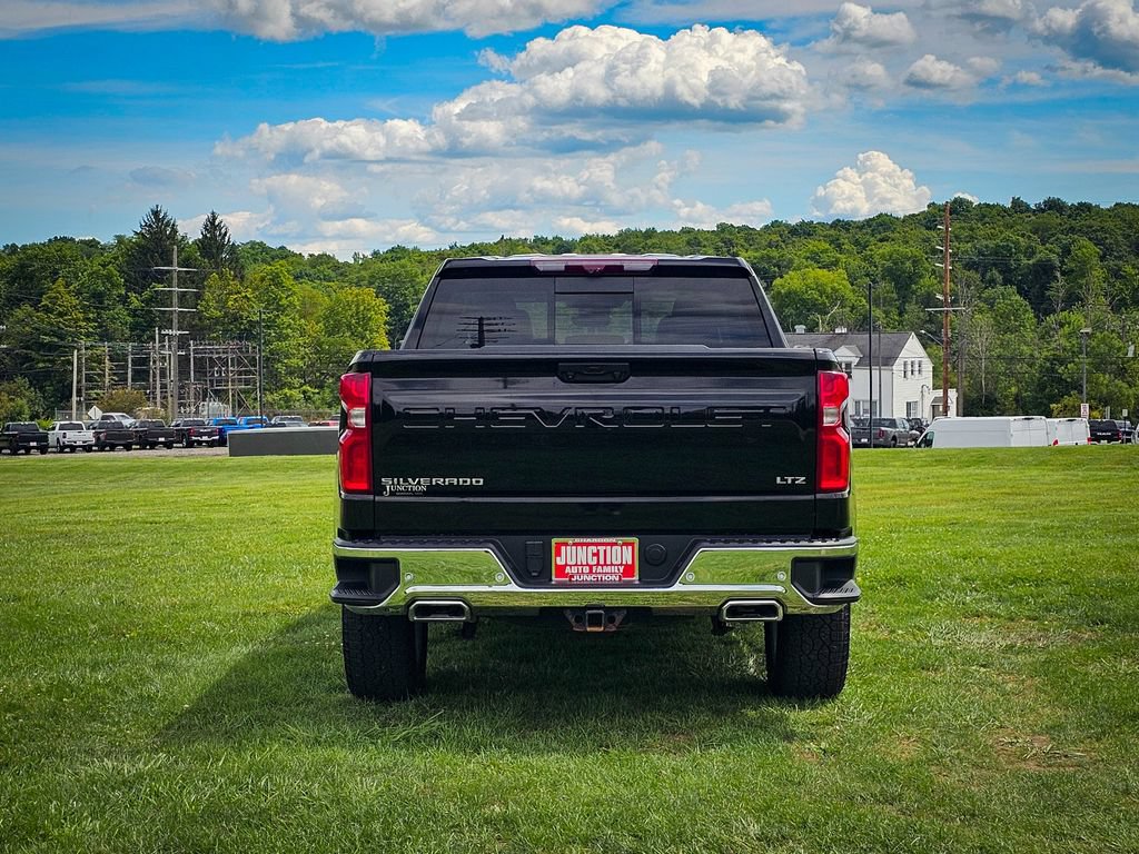 Used 2023 Chevrolet Silverado 1500 LTZ w/ LTZ Premium Package AWD/4WD image 5