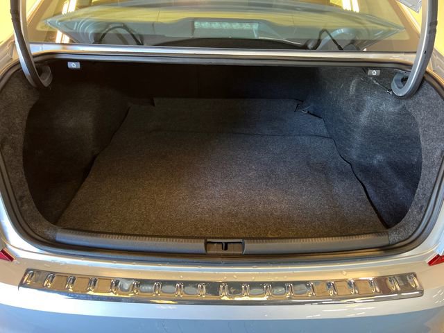 Used 2021 Volkswagen Passat 2.0T SE image 5