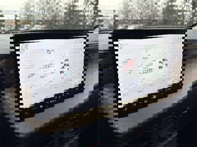 Certified 2025 Ford Maverick Lariat w/ 4K Tow Package image 32