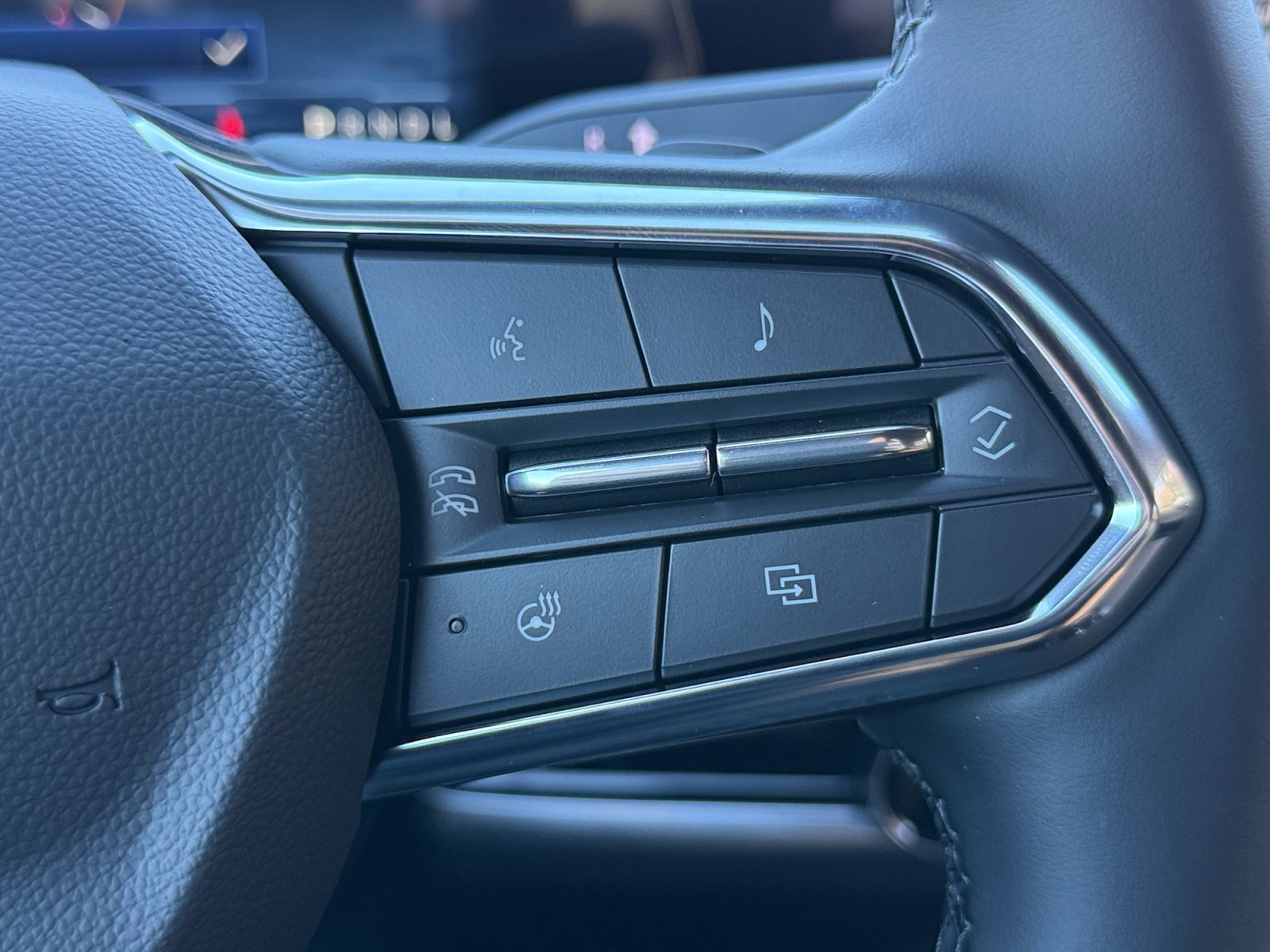 New 2026 Chevrolet Equinox ACTIV w/ Convenience Package III FWD image 20