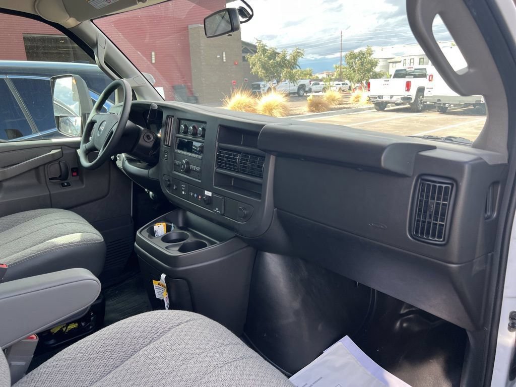 New 2025 GMC Savana 3500 w/ Power Convenience Package RWD image 9