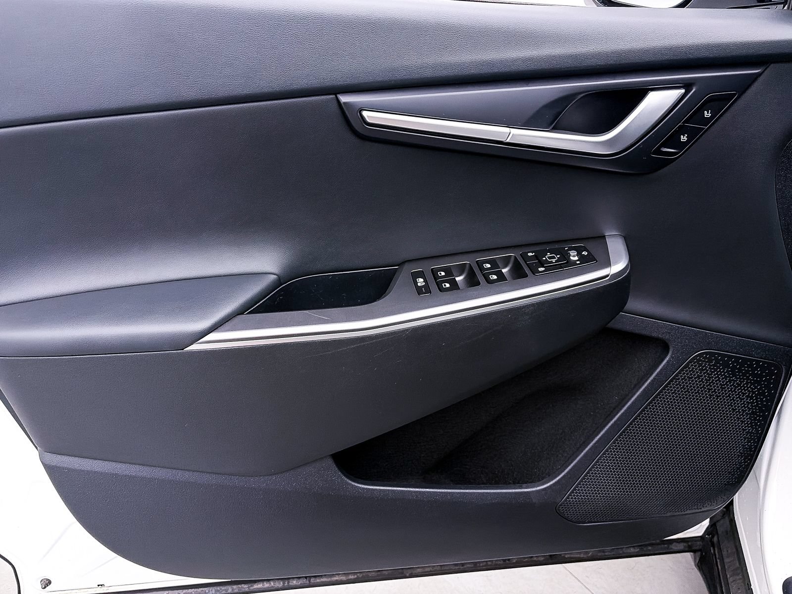 Certified 2022 Kia EV6 Light RWD image 17