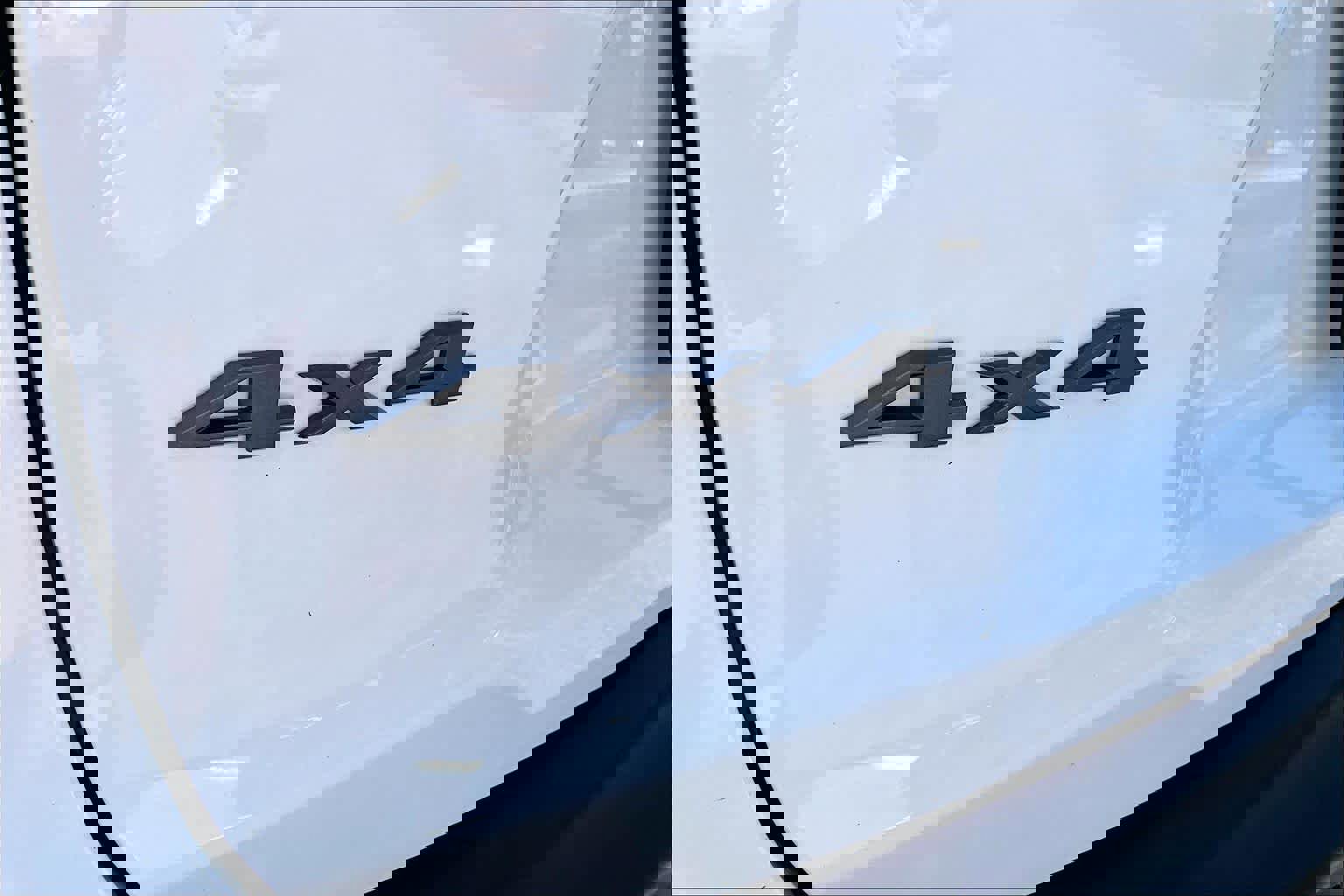 Used 2020 Jeep Cherokee Trailhawk w/ Cold Weather Group image 10