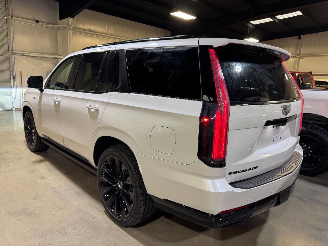 Used 2025 Cadillac Escalade Sport Platinum w/ LPO, ONYX Package image 6