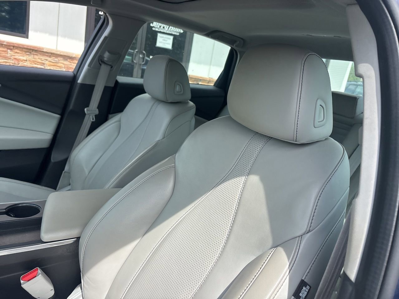 Used 2021 Acura TLX w/ Technology Package image 3