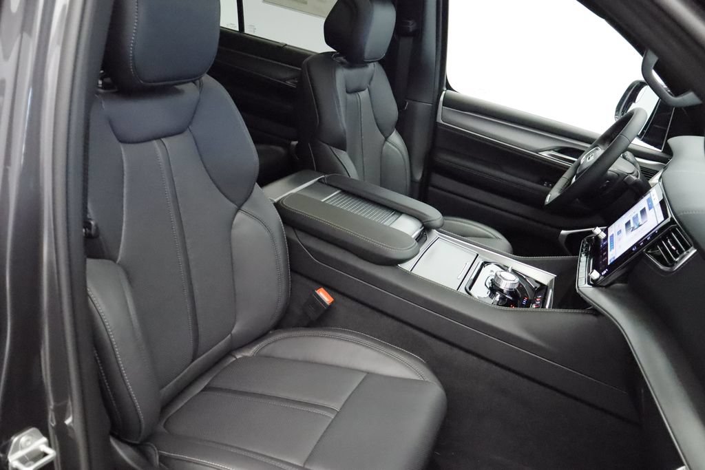 New 2026 Jeep Grand Wagoneer L Limited AWD/4WD image 29